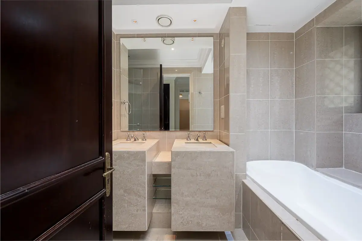 Apartment 130 m² in Dubai - 11