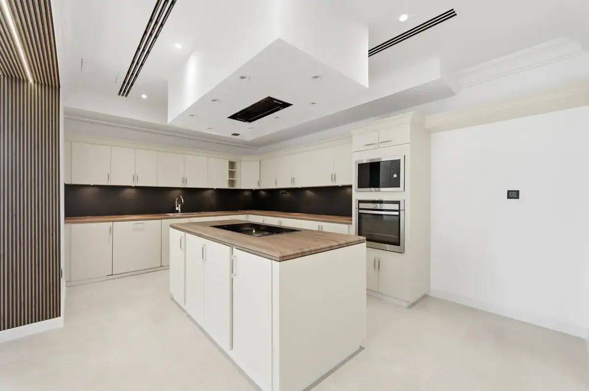 Apartment 569 m² in Dubai - 10