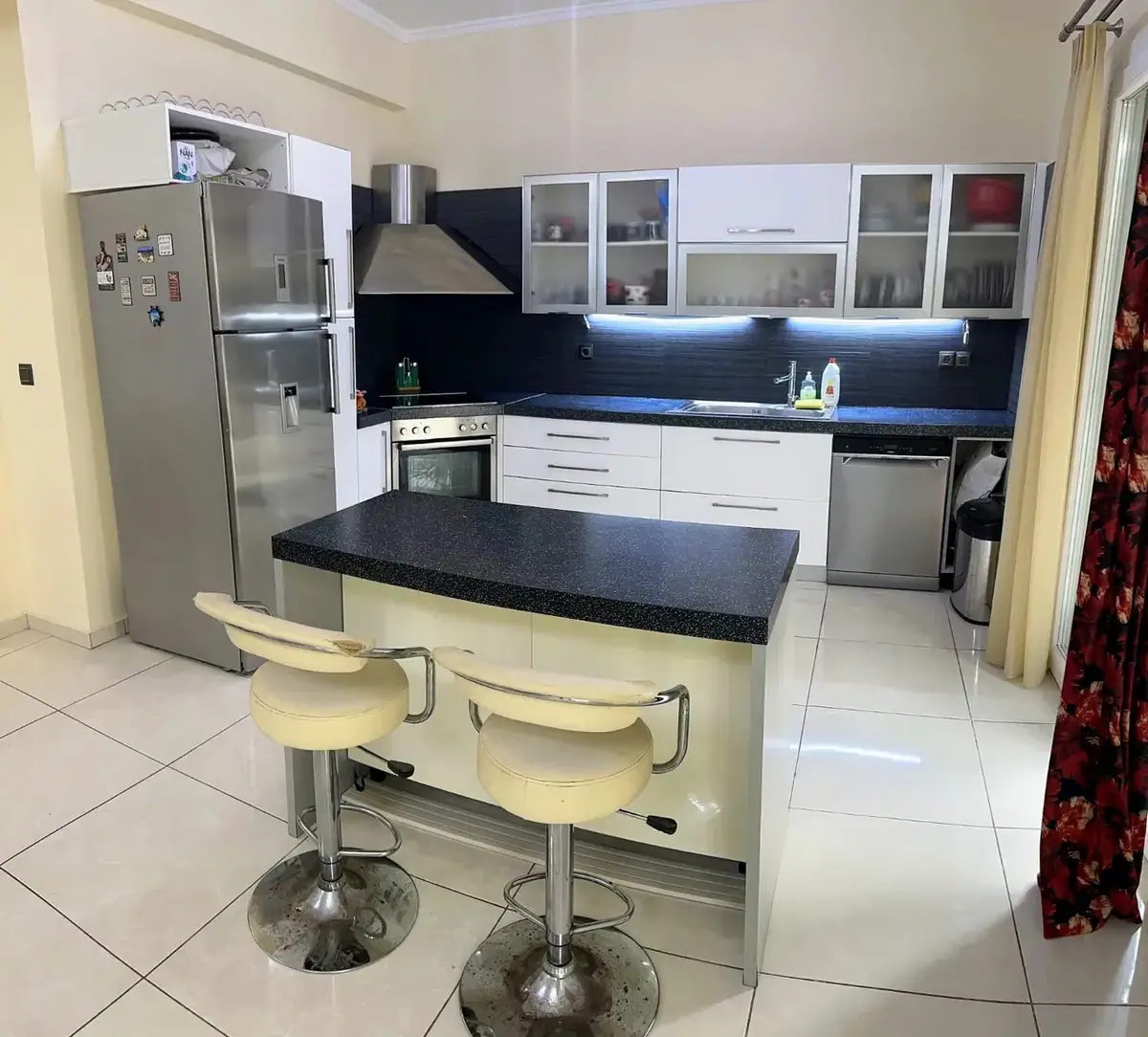 Apartment 93 m² in Athens