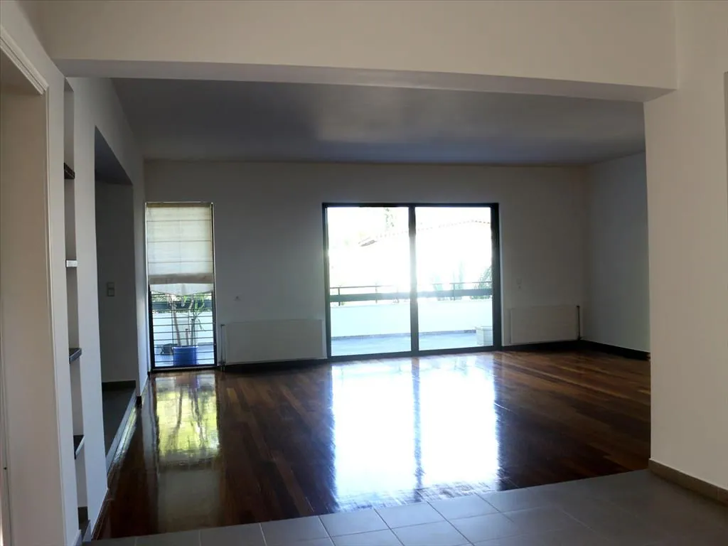 Villa 405 m² in Athens - 3