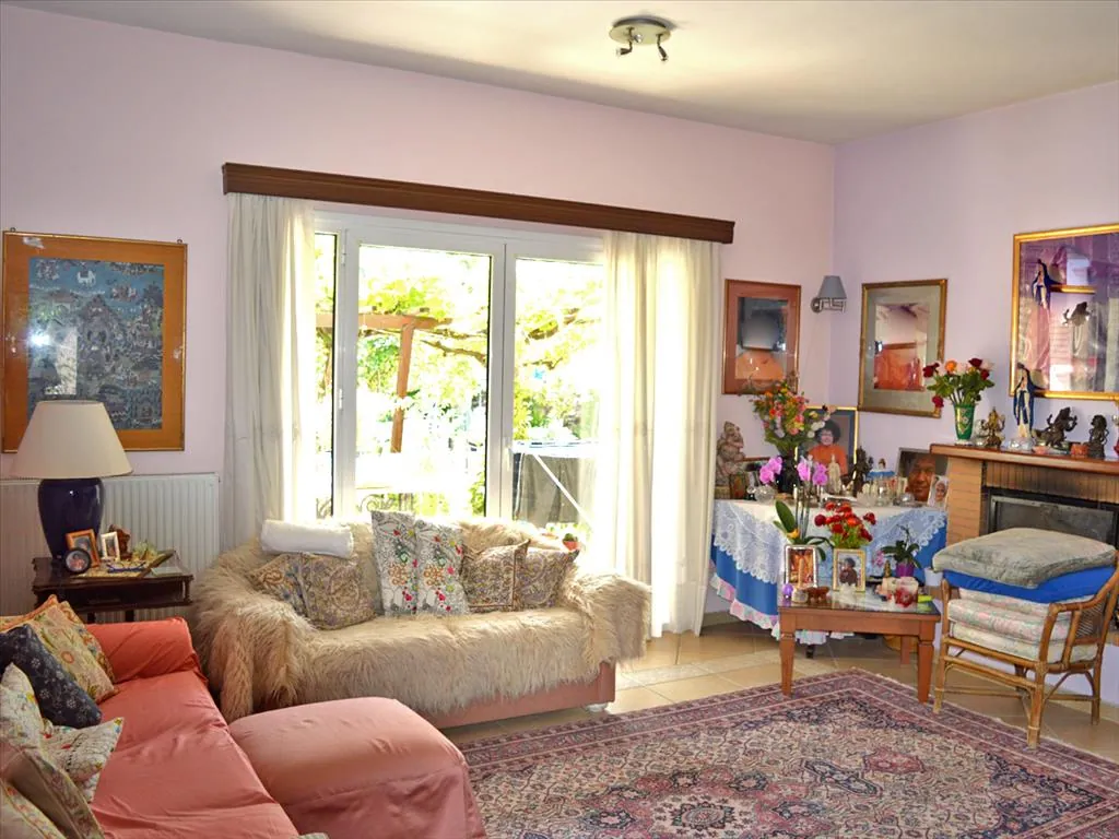 Villa 180 m² in Athens - 2