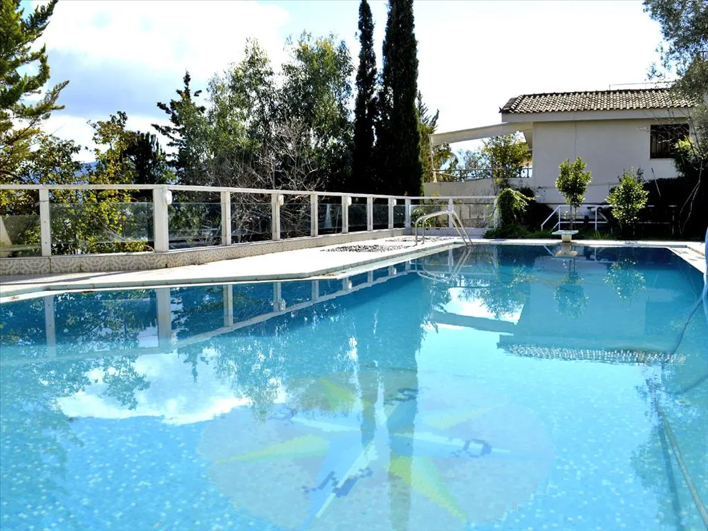 Villa 1400 m² in Athens