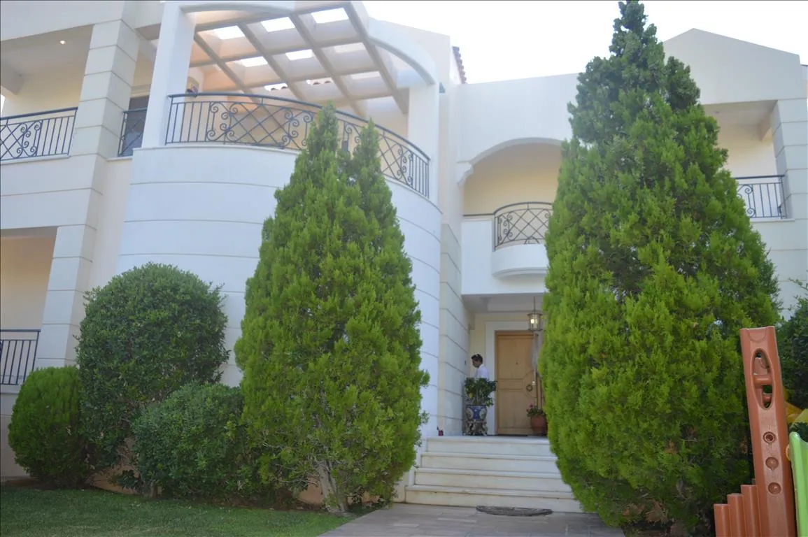 Villa 550 m² in Athens