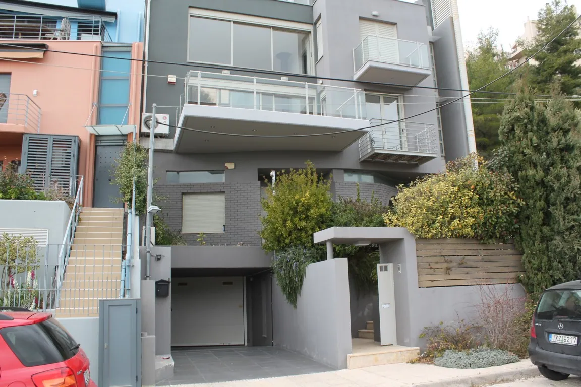 Villa 490 m² in Athens