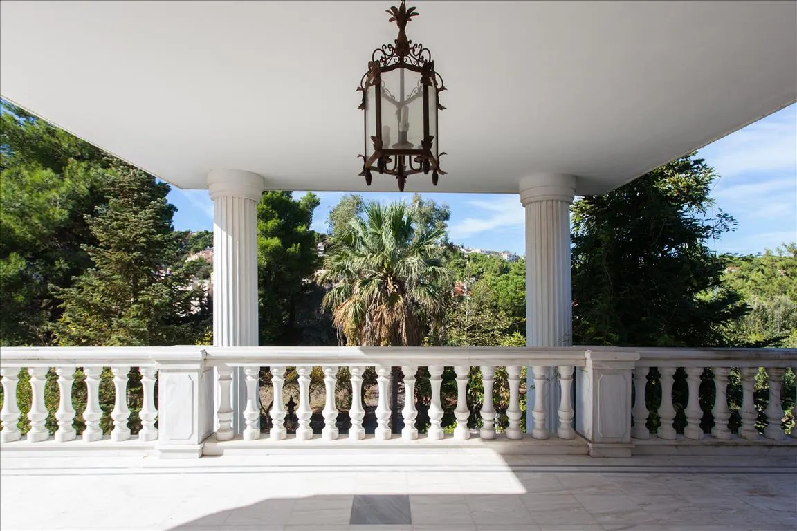 Villa 1000 m² in Athens - 2