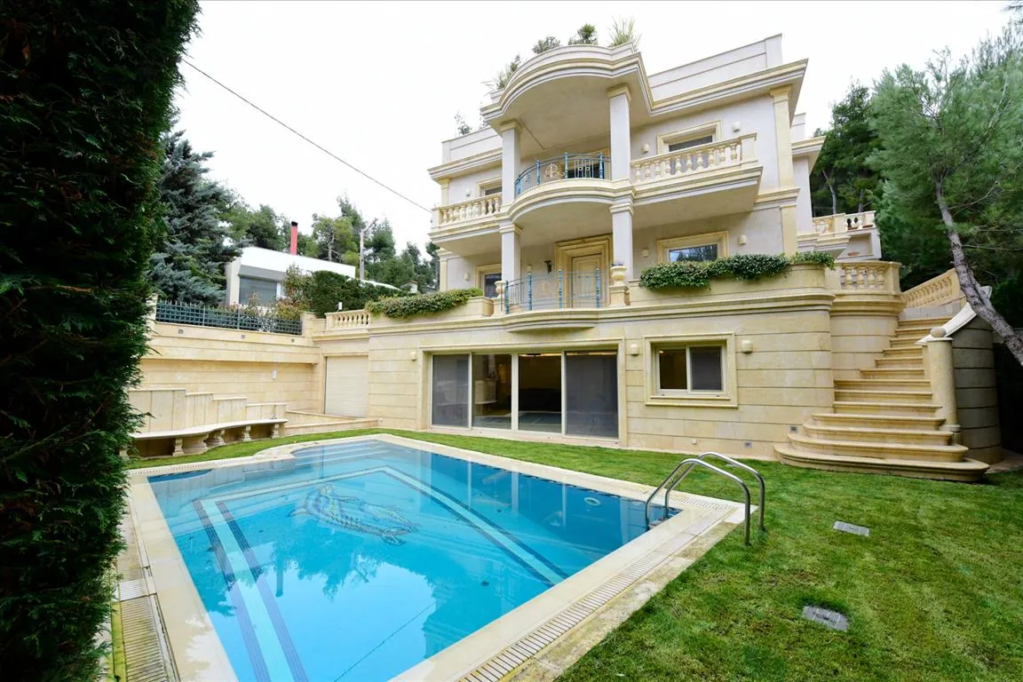 Villa 457 m² in Athens
