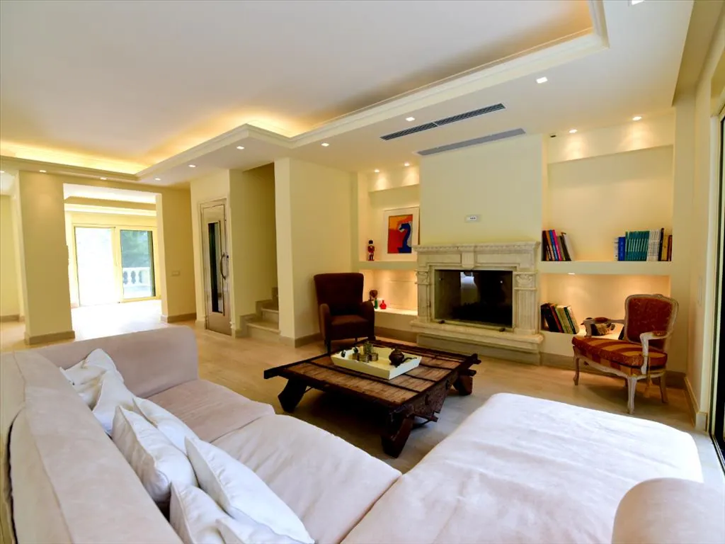 Villa 648 m² in Athens - 3