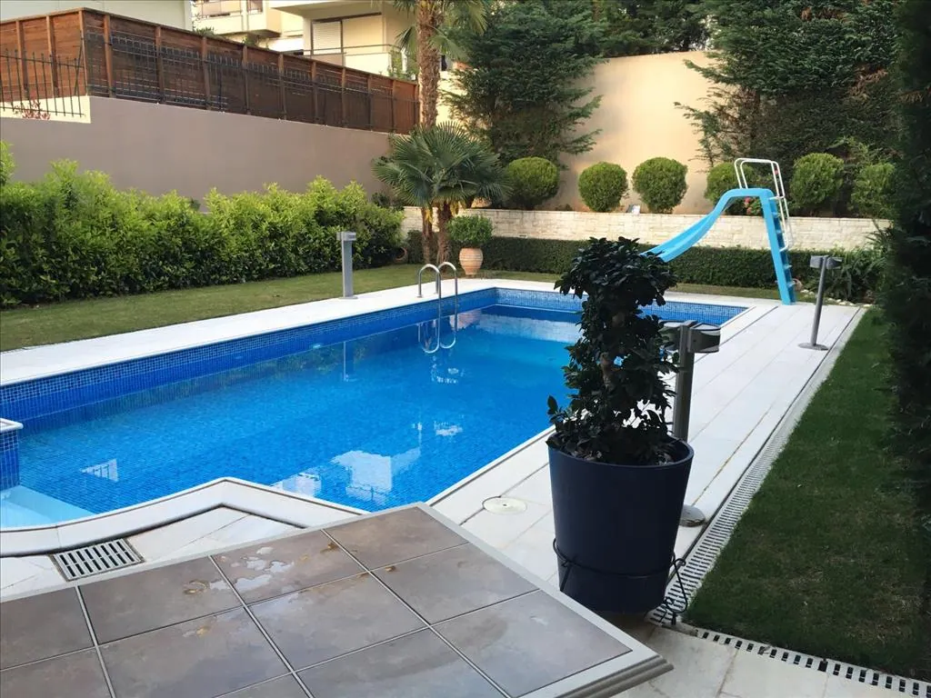 Villa 500 m² in Athens