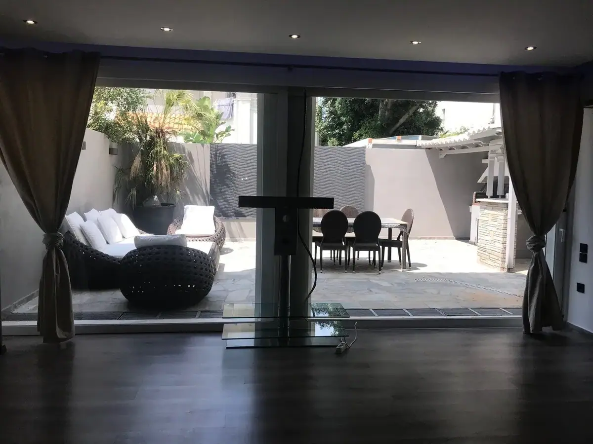 Villa 380 m² in Athens