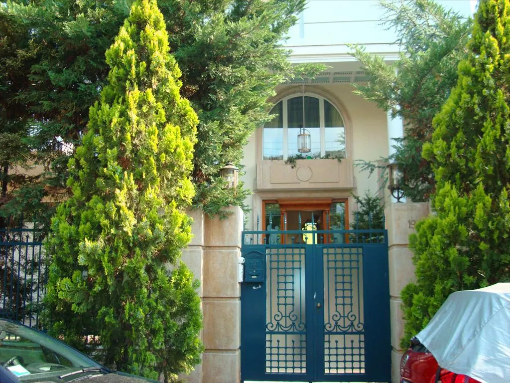 Villa 800 m² in Athens