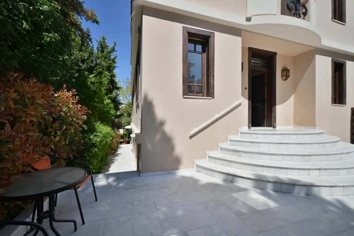 Villa 304 m² in Athens