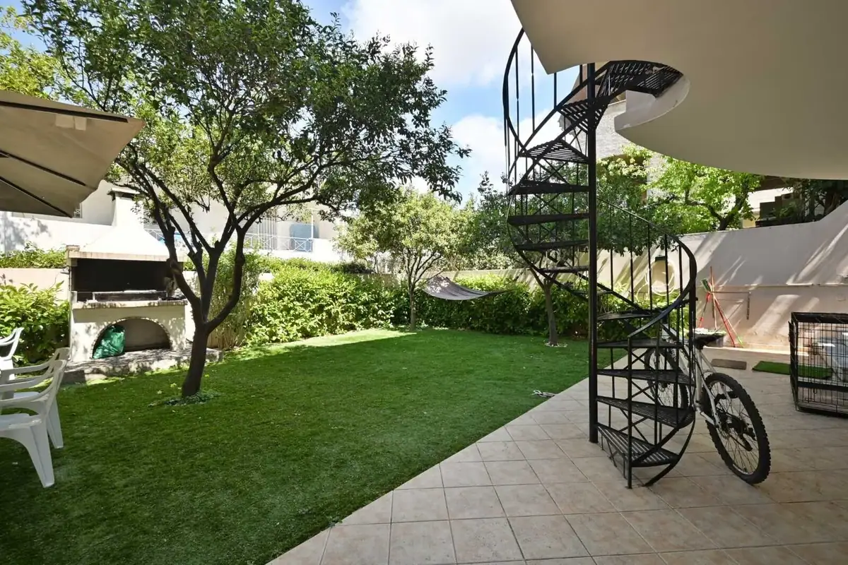 Villa 304 m² in Athens - 3