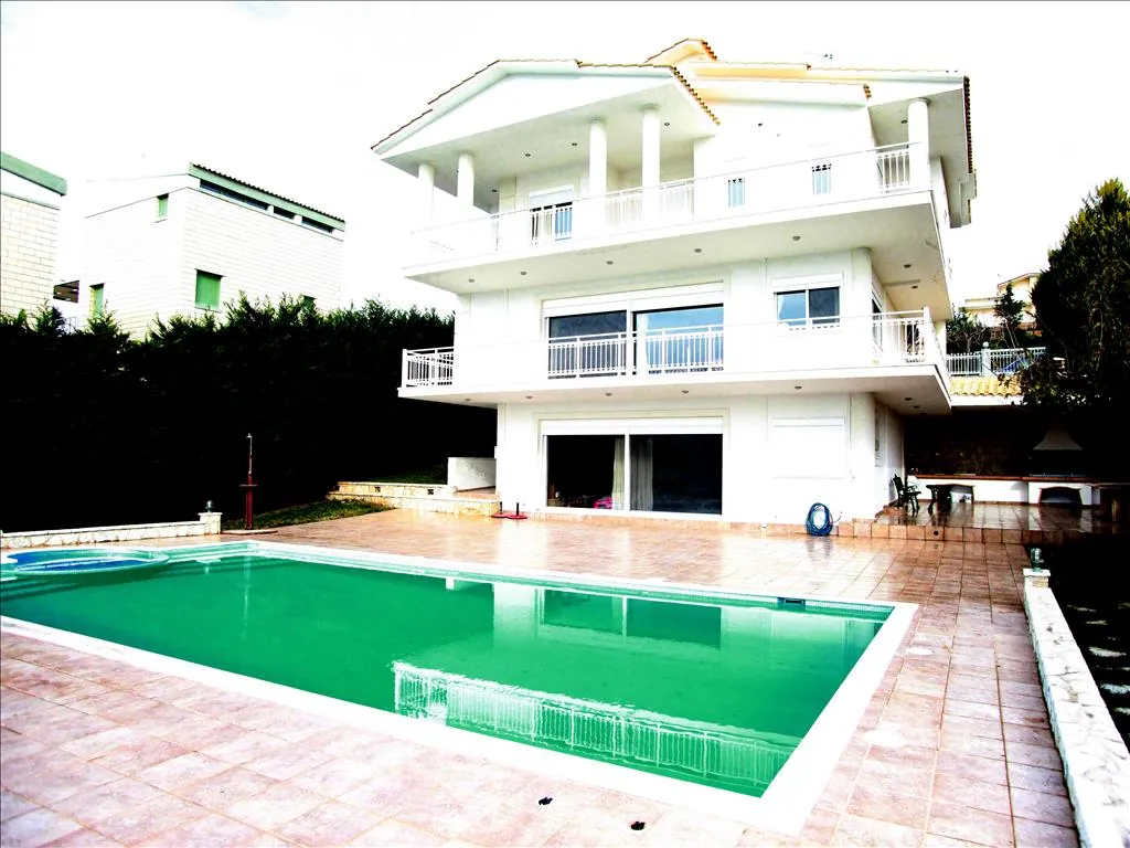 Villa 420 m² in Central Greece