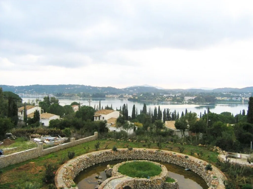 Villa 430 m² in Corfu
