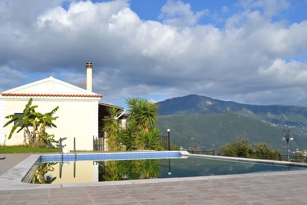 Villa 250 m² in Corfu