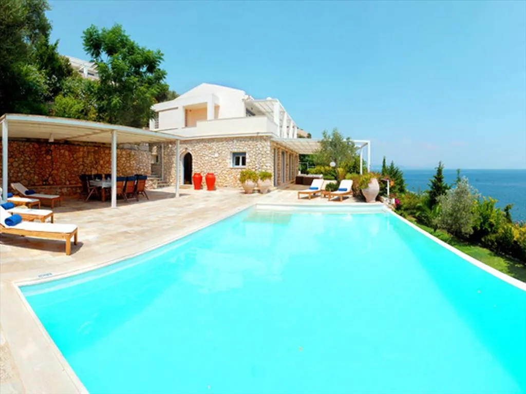 Villa 280 m² in Corfu