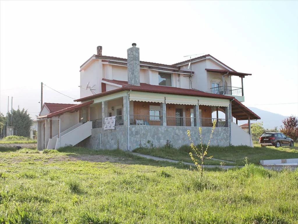 Villa 300 m² in Olympic Riviera
