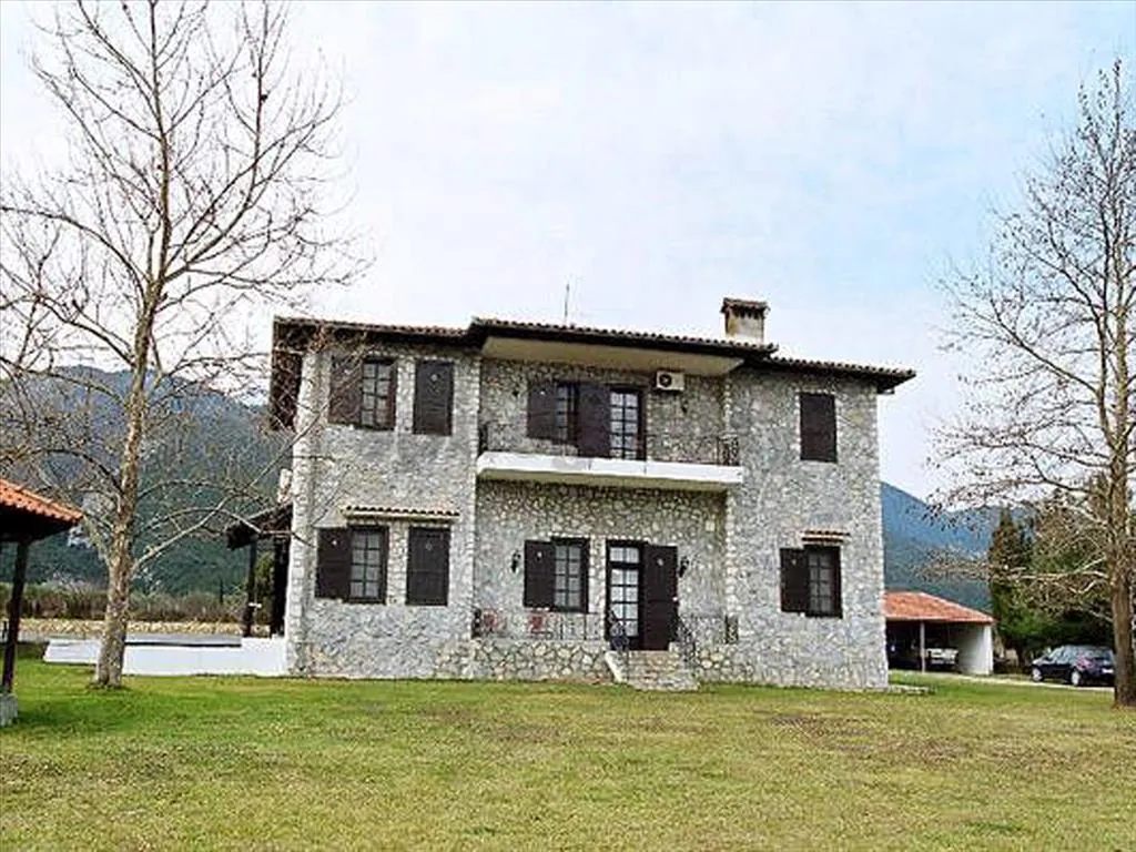 Villa 450 m² in Olympic Riviera