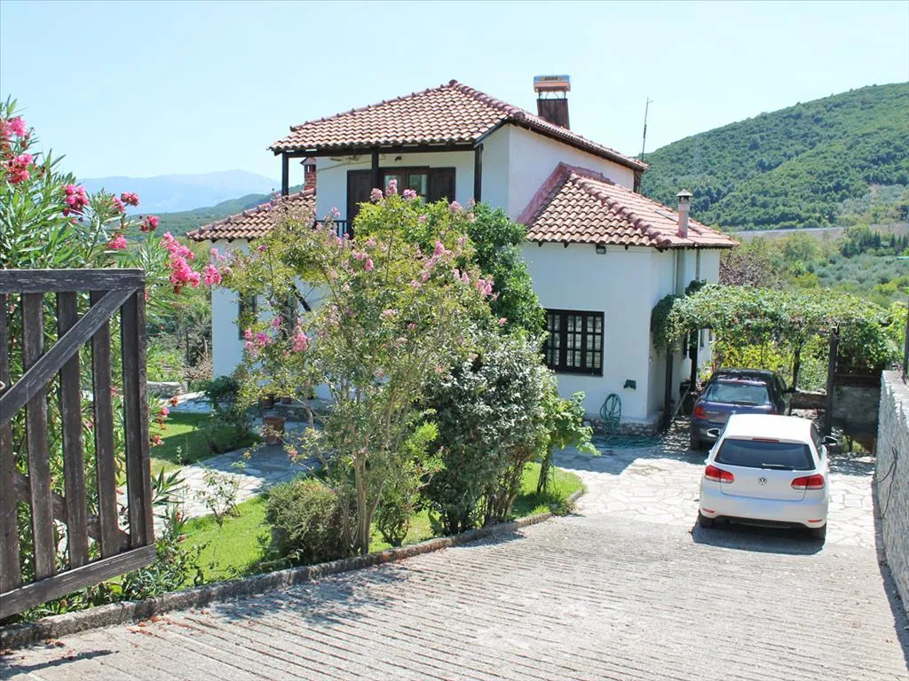 Villa 200 m² in Olympic Riviera