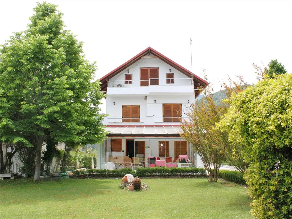 Villa 340 m² in Olympic Riviera