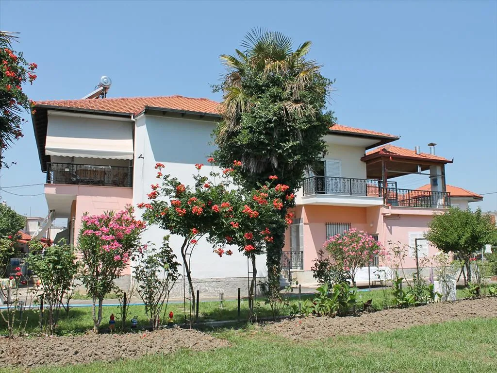 Villa 357 m² in Olympic Riviera