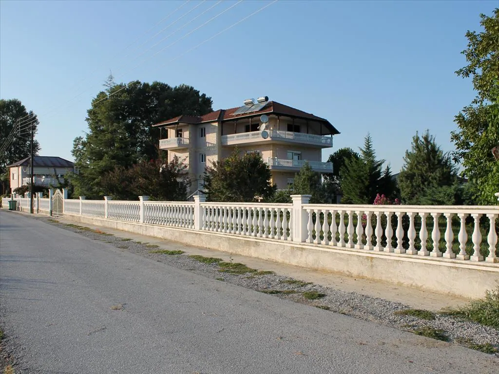 Villa 670 m² in Olympic Riviera