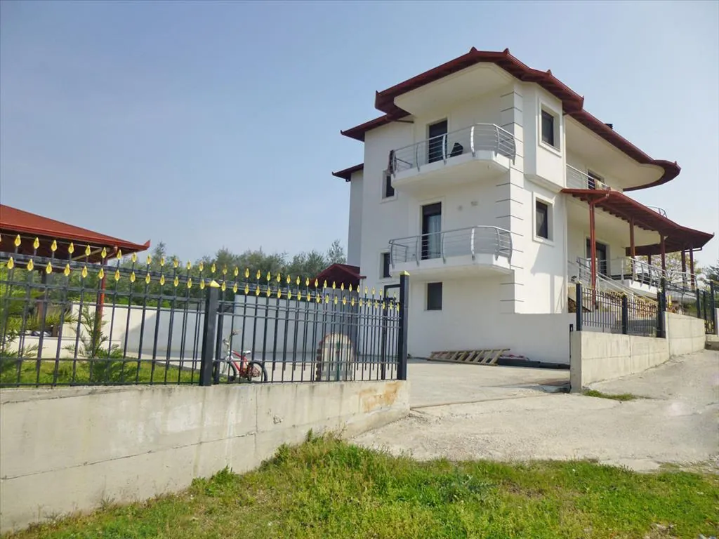 Villa 220 m² in Olympic Riviera