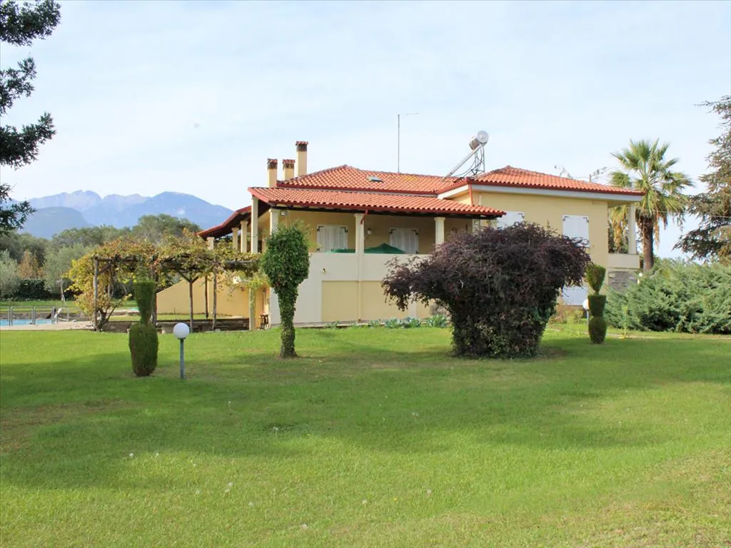 Villa 220 m² in Olympic Riviera