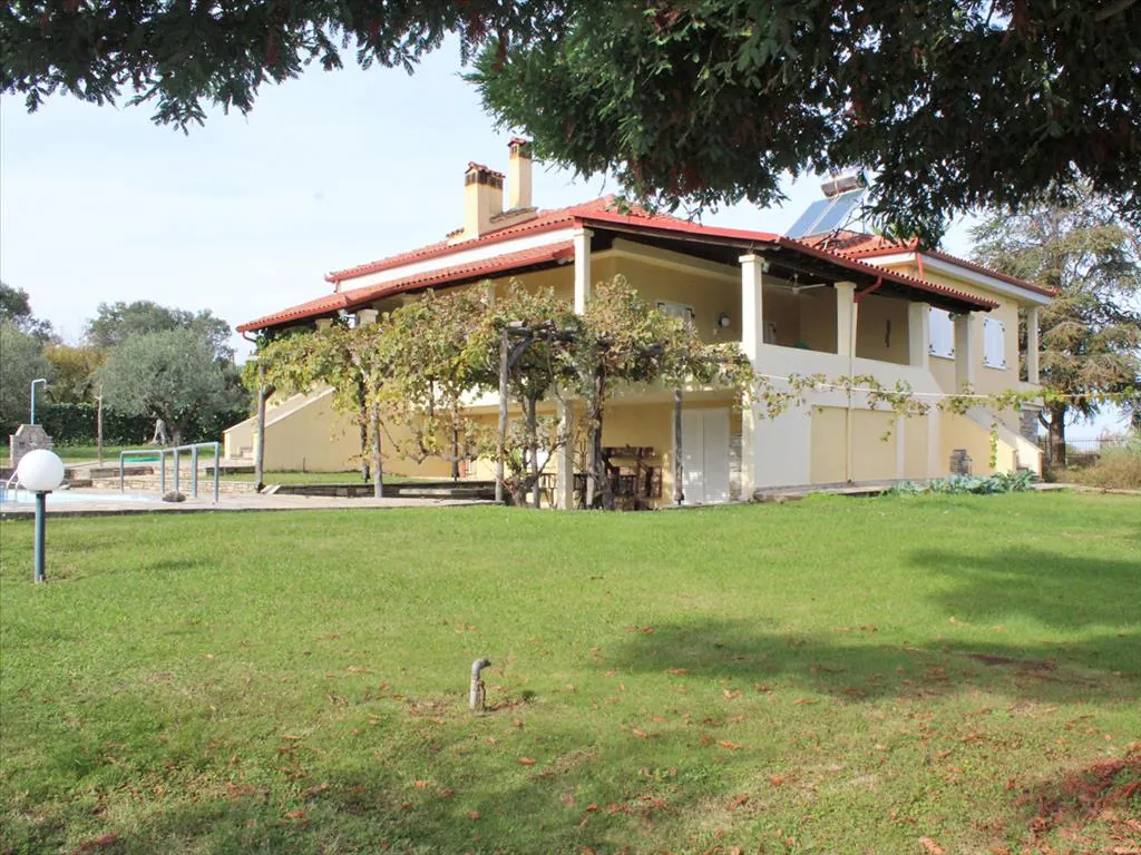 Villa 220 m² in Olympic Riviera - 2