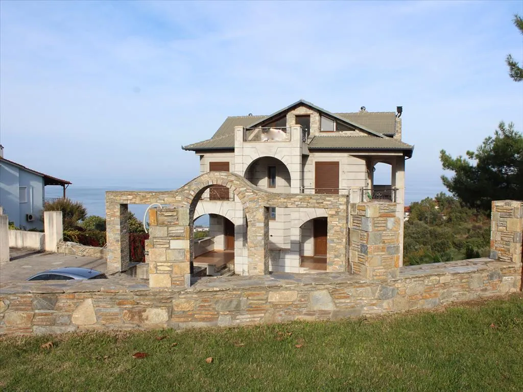 Villa 500 m² in Olympic Riviera