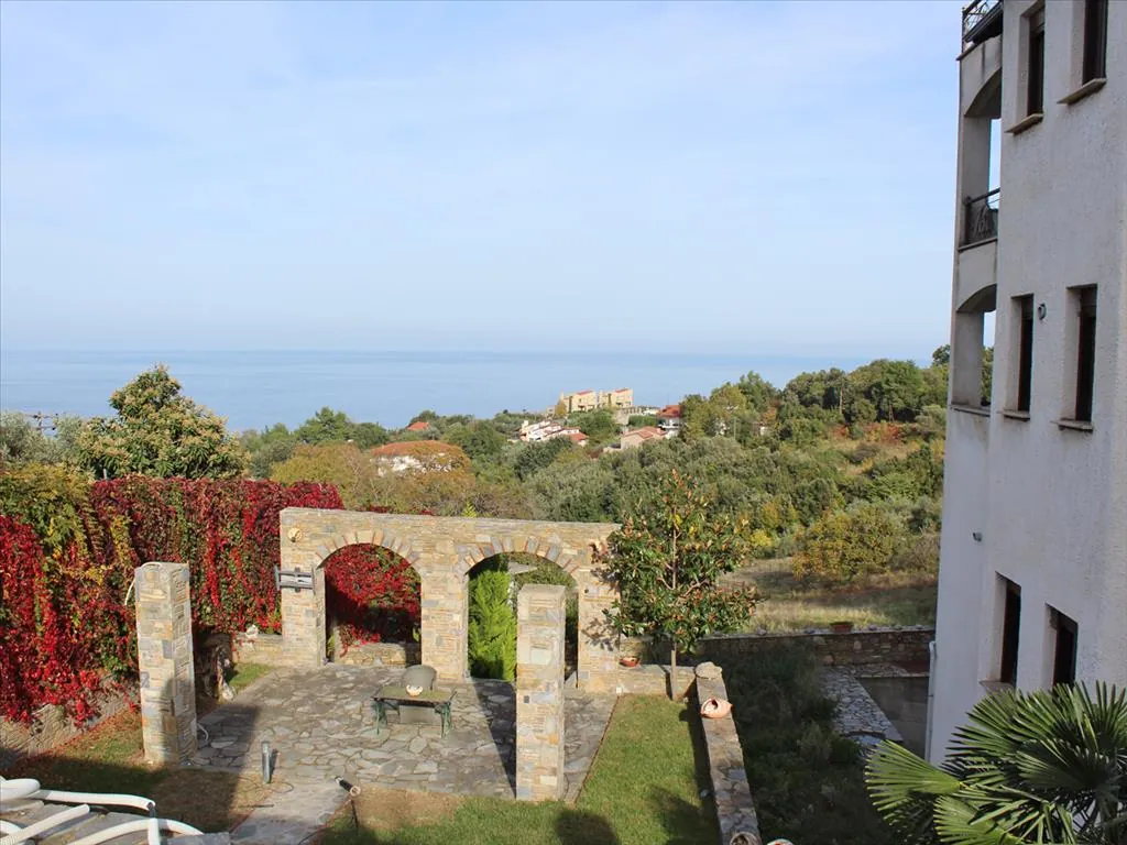 Villa 500 m² in Olympic Riviera - 3