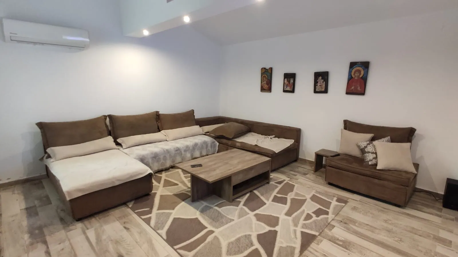 Villa 156 m² in Olympic Riviera