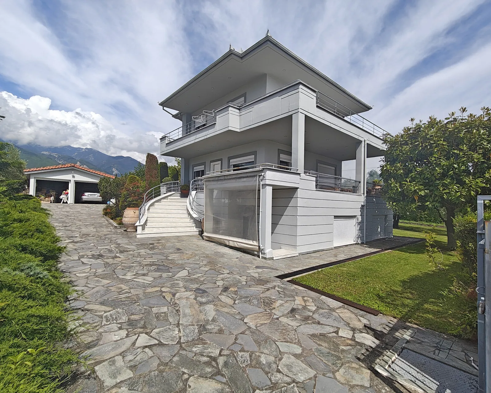 Villa 205 m² in Olympic Riviera