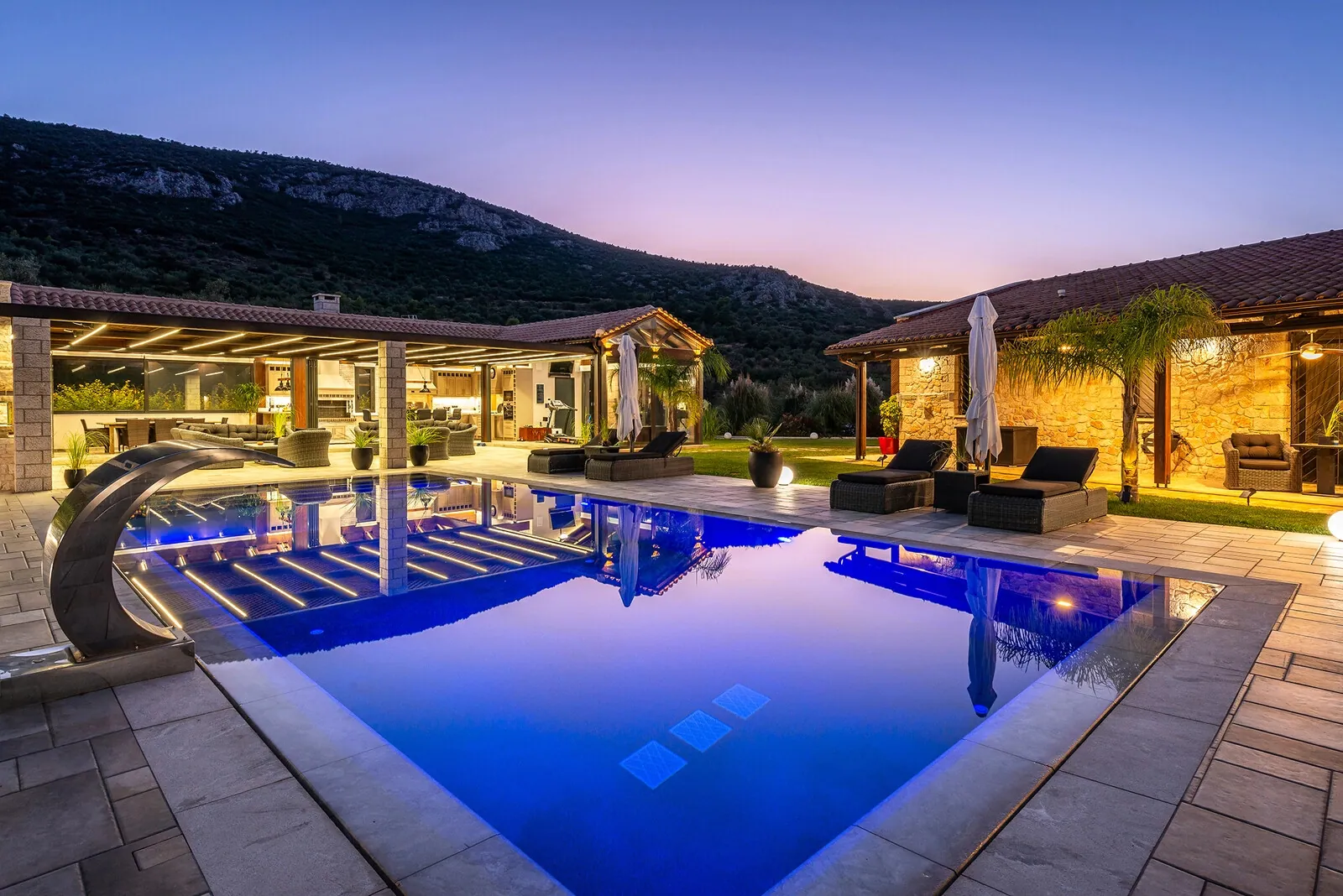 Villa 471 m² in Peloponnese