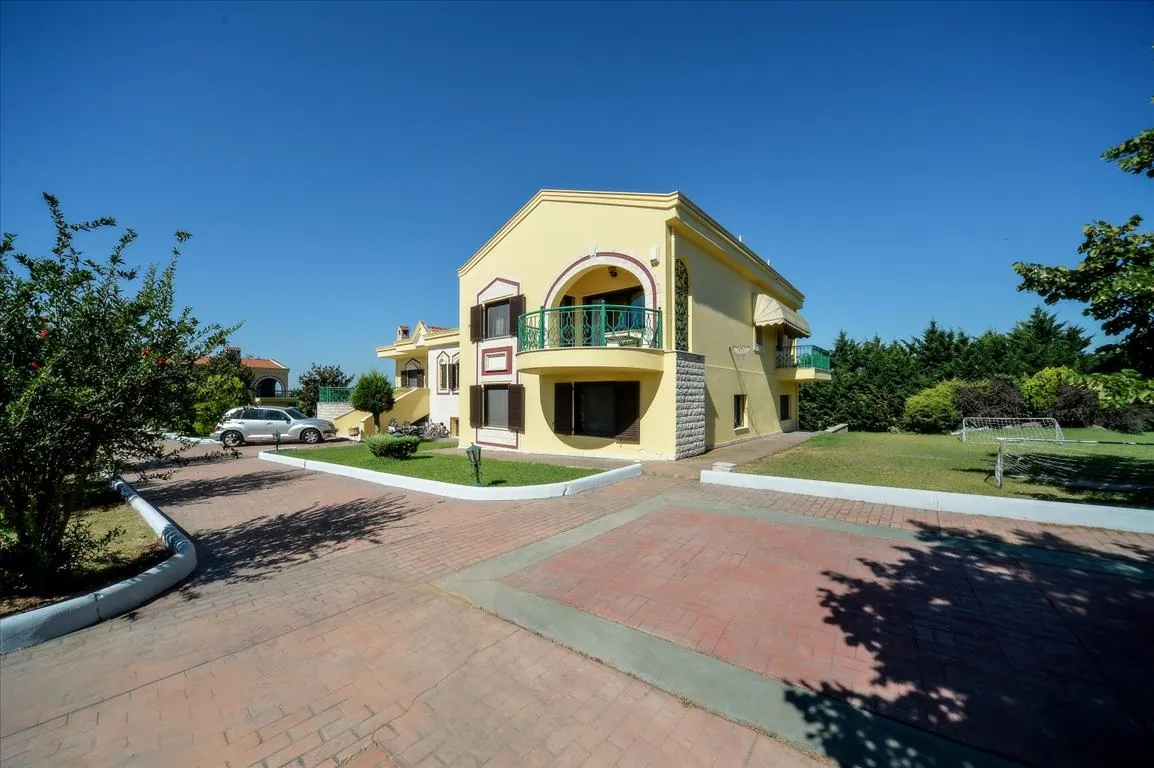 Villa 1168 m² in Thessaloniki suburbs