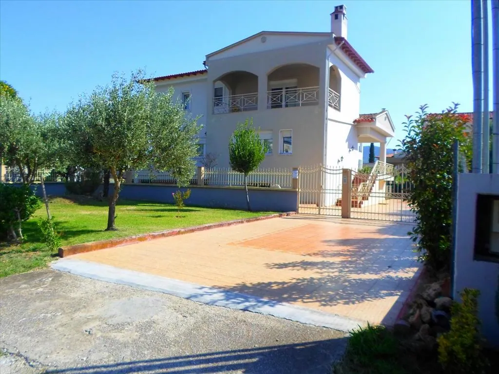 Villa 350 m² in Thessaloniki suburbs