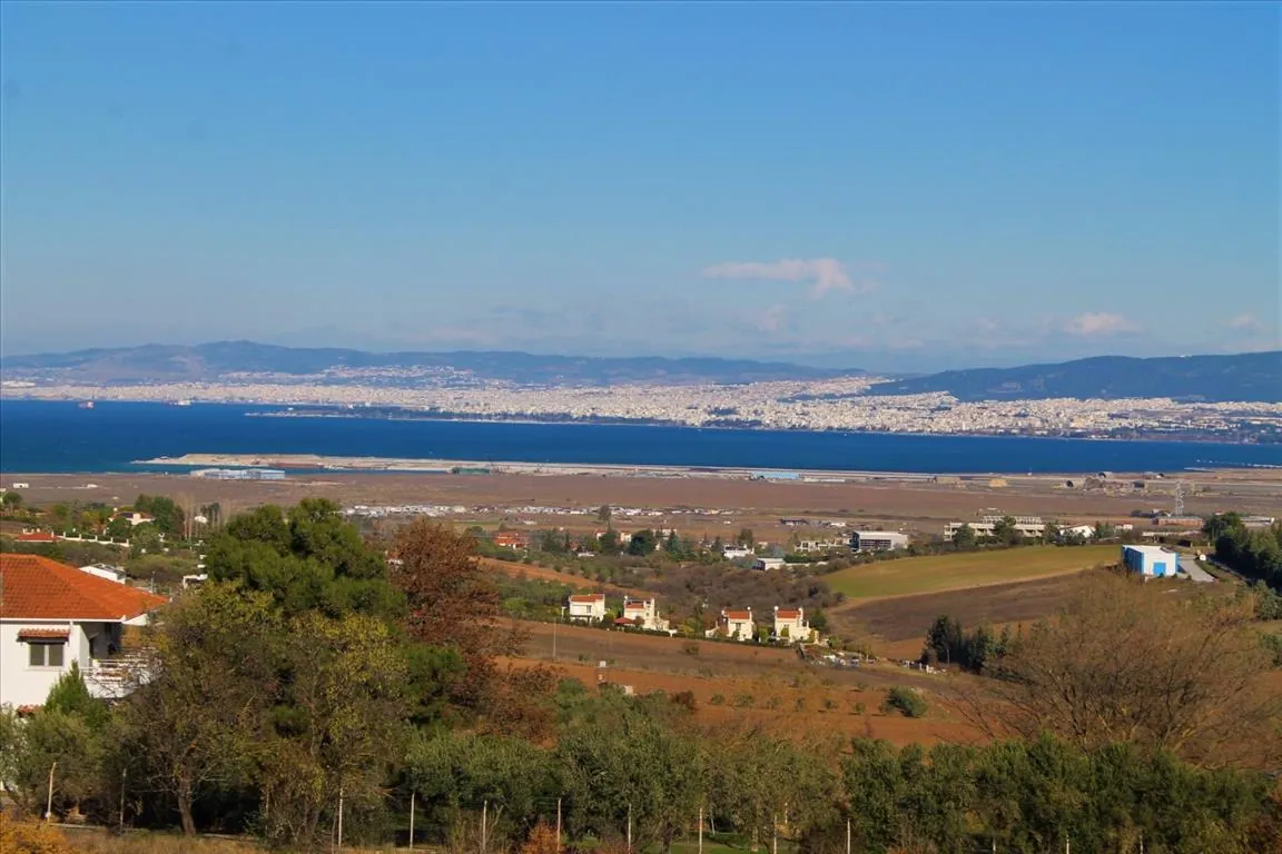 Villa 380 m² in Thessaloniki suburbs