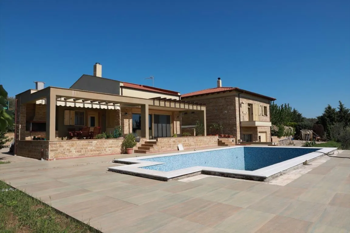 Villa 500 m² in Thessaloniki suburbs