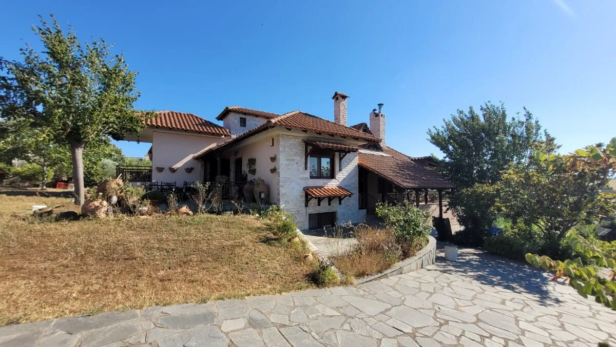 Villa 480 m² in Thessaloniki suburbs