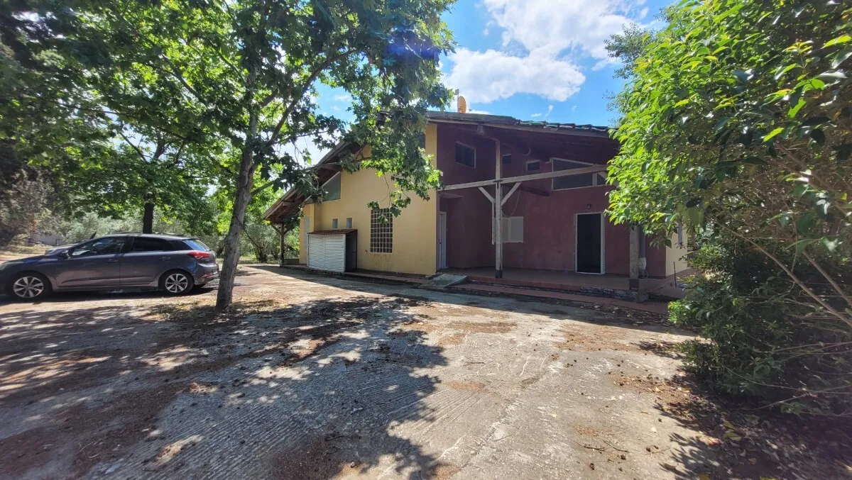 Villa 360 m² in Thessaloniki suburbs