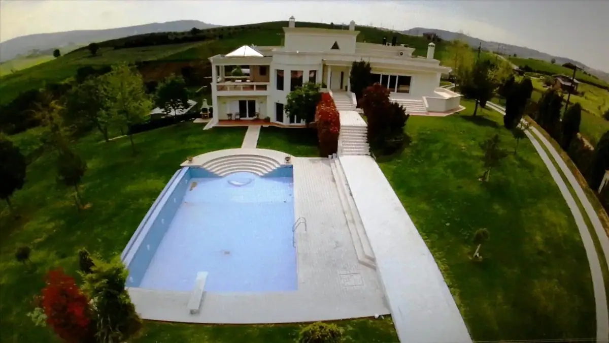 Villa 600 m² in Thessaloniki suburbs