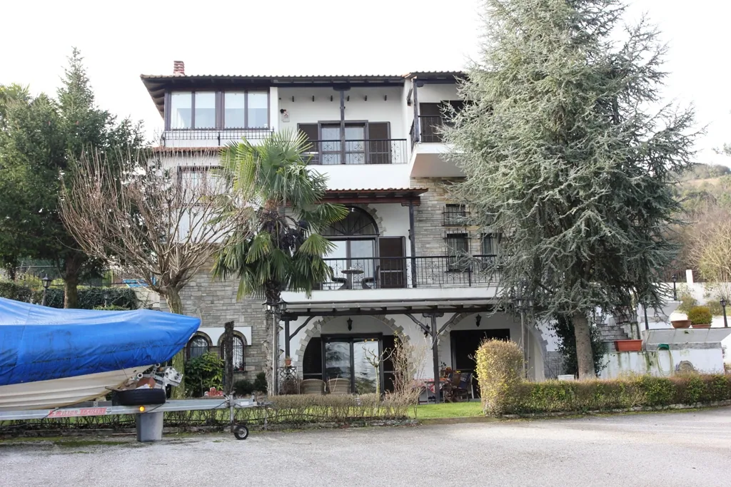 Villa 480 m² in Thessaloniki suburbs
