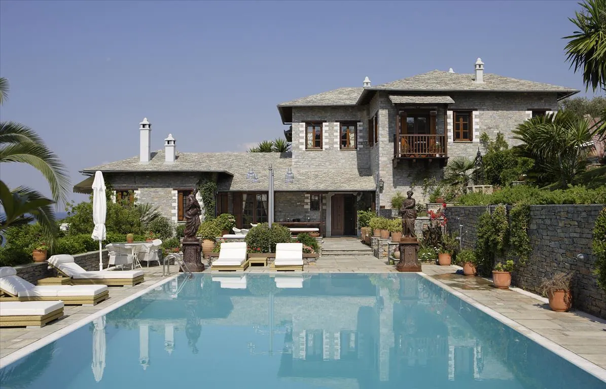 Villa 400 m² in Volos