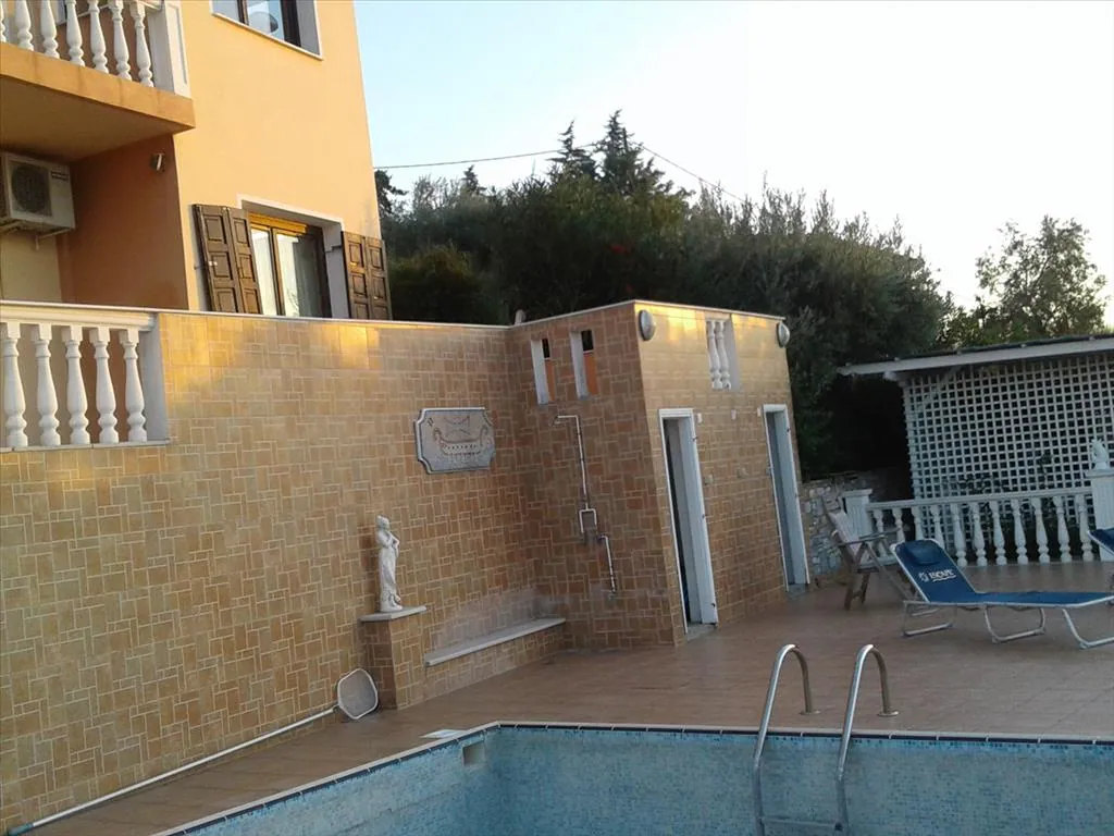 Villa 320 m² in Volos - 3