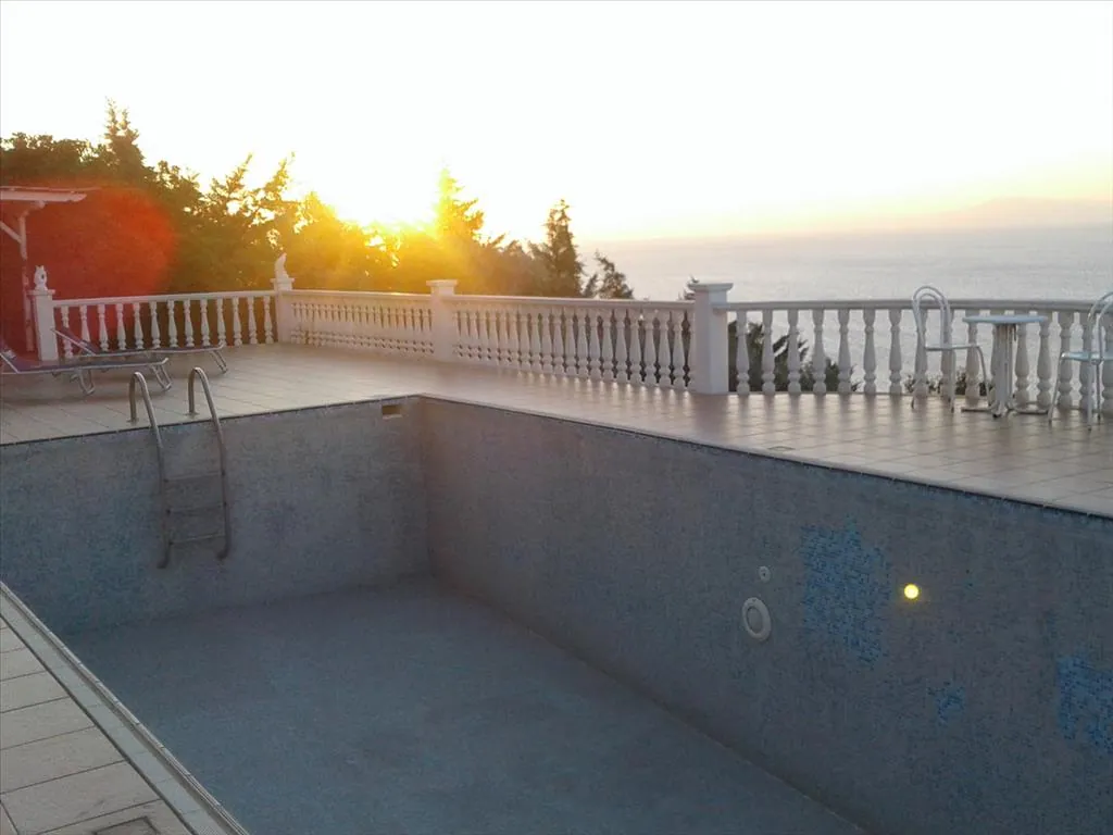 Villa 320 m² in Volos - 4