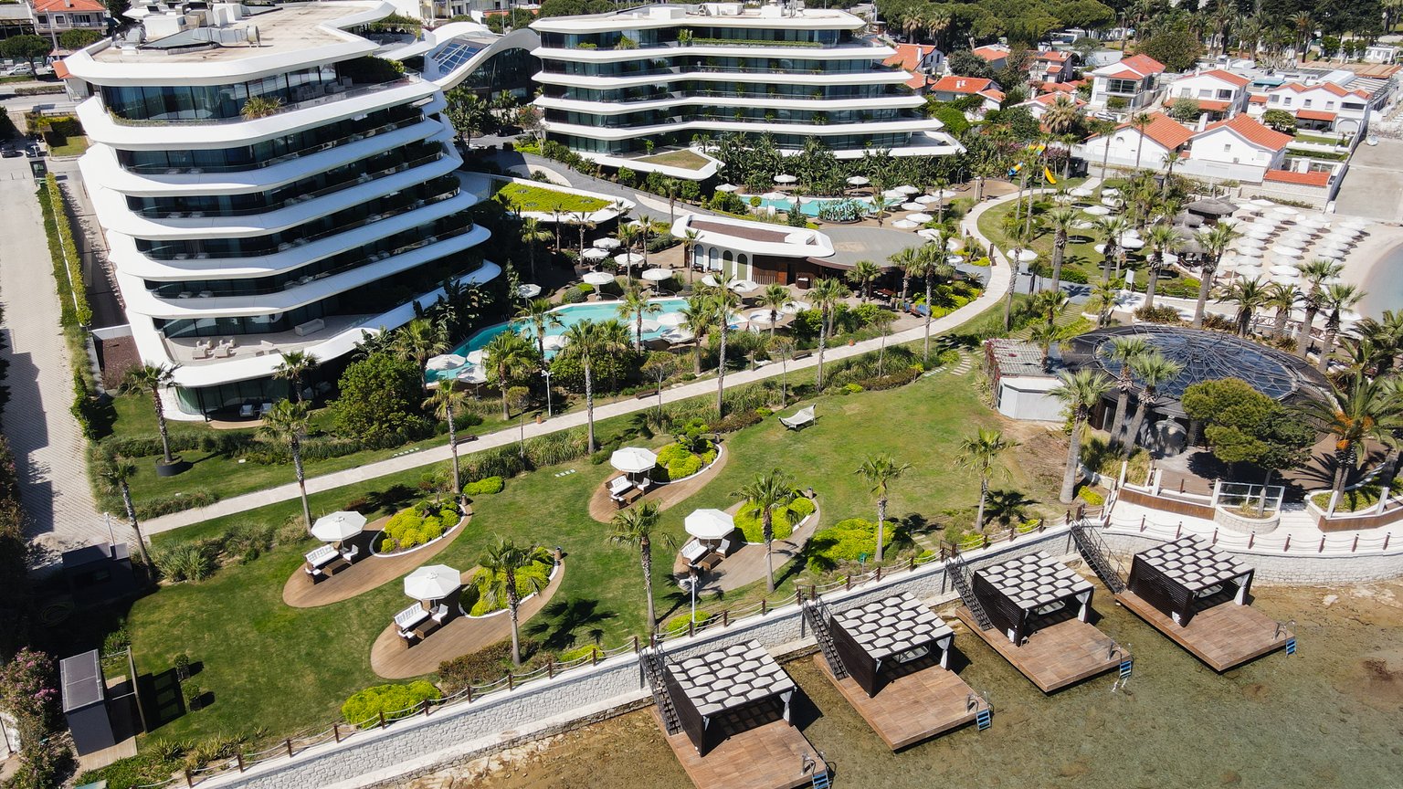 Residences on the Aegean coast in Çeşme