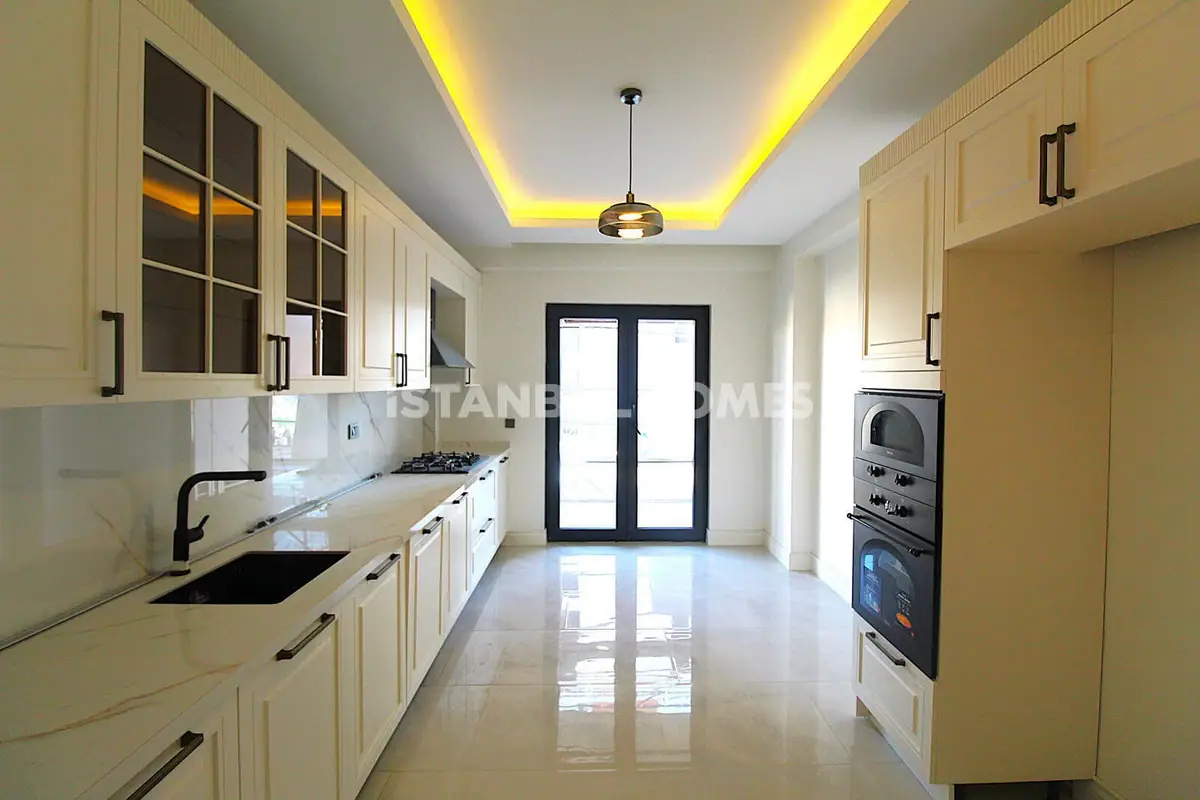 Apartment 230 m² in Istanbul - 10