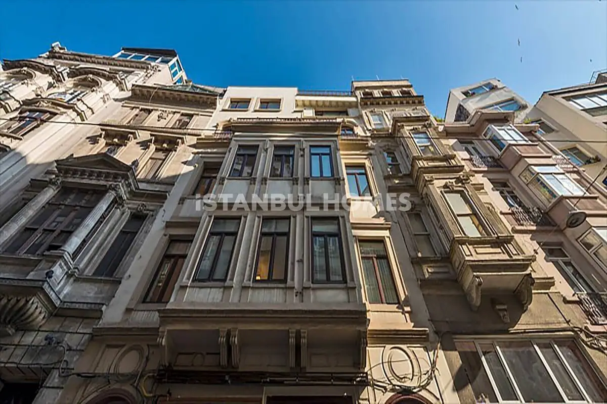 Commercial property in Istanbul - 2