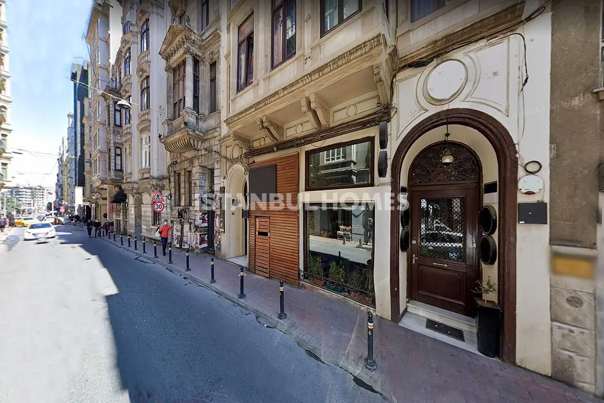 Commercial property in Istanbul - 3