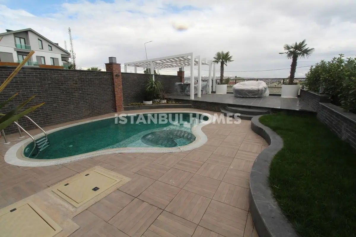 Apartment in Istanbul - 3
